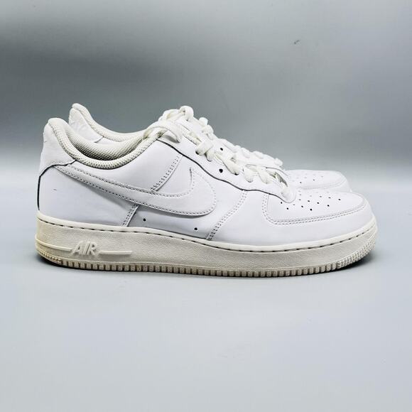 Nike Shoes Mens 10 White Leather Air Force 1 07 Low Top Athletic Classic Sneaker - Picture 1 of 9